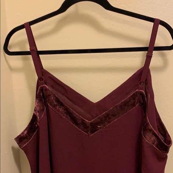 NWT purple tank top with velvet trim - Picture 3 of 4
